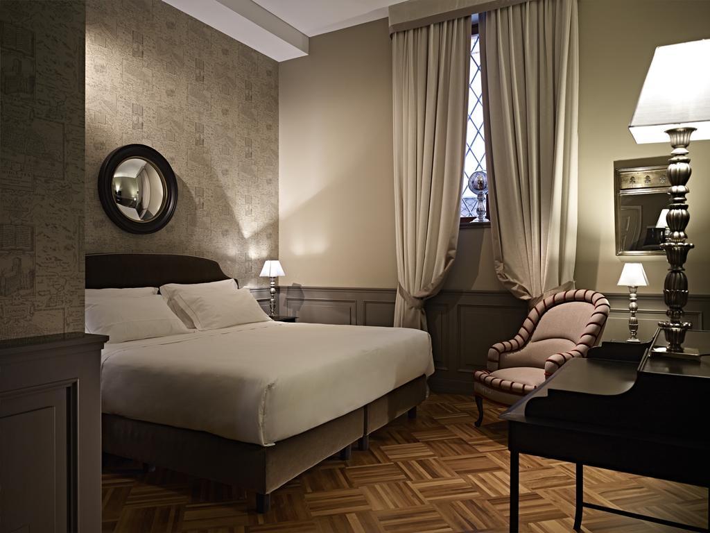 The Gentleman Of Verona Room photo